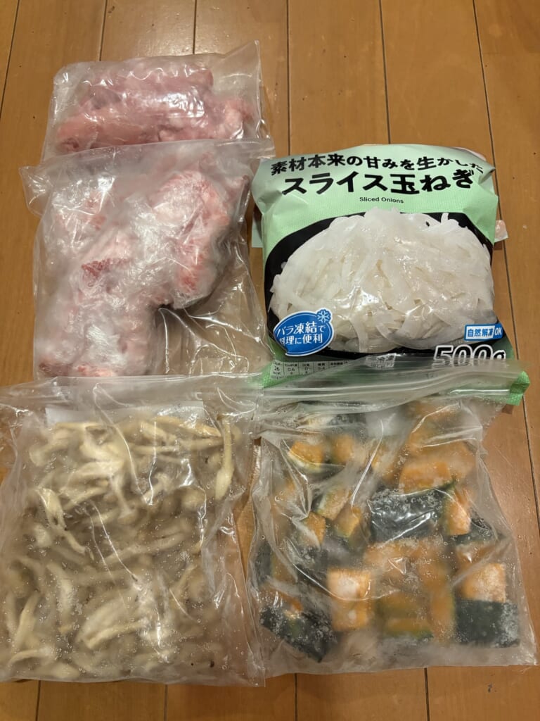 豚こま・冷凍玉ねぎ・しめじ・かぼちゃなど今回使った材料