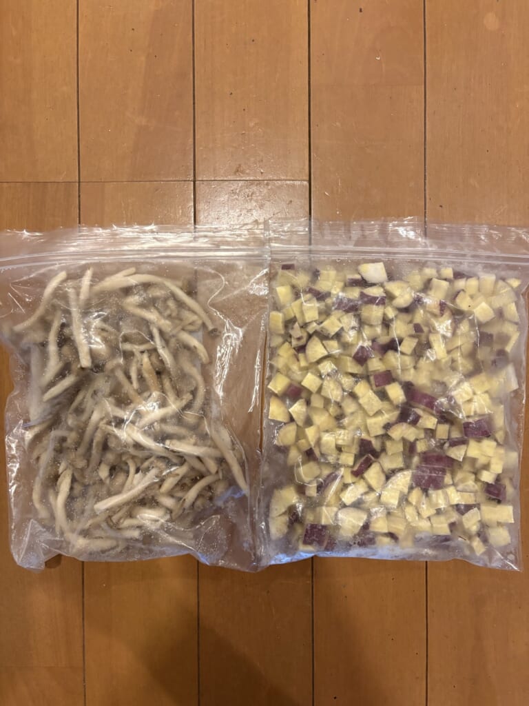 冷凍したさつまいもとしめじ